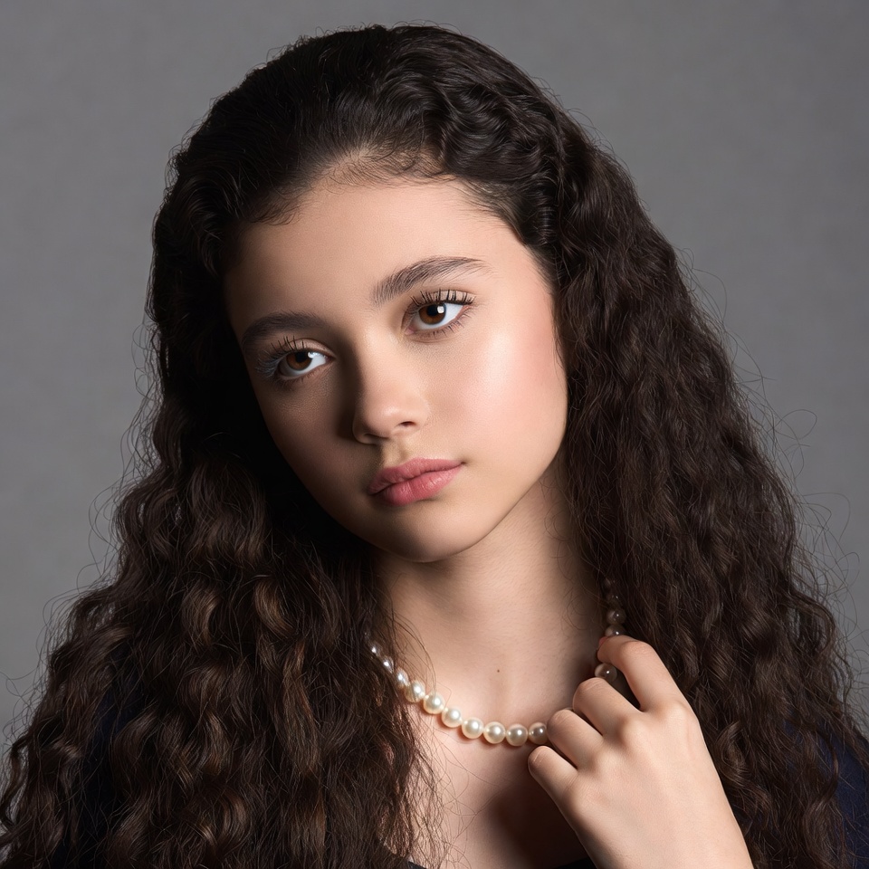 Girl with pearl necklace Girl with pearl necklace