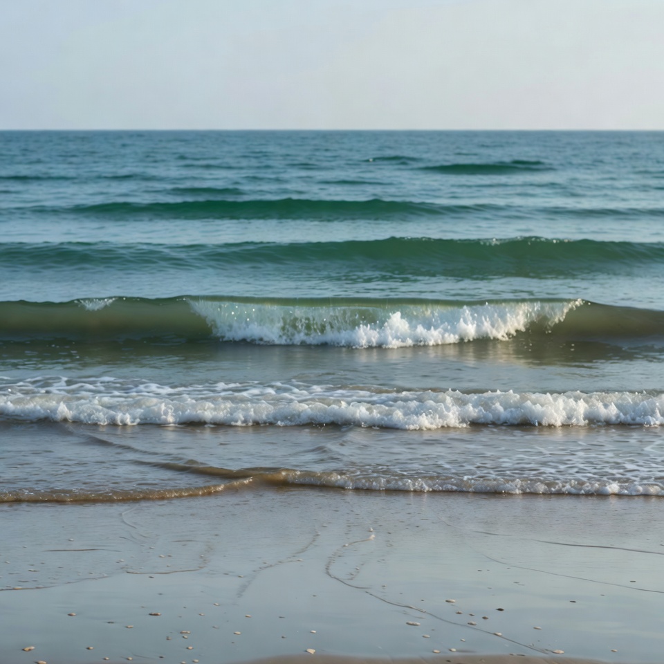 Ocean Waves Crashing on Beach Ocean Waves Crashing on Beach