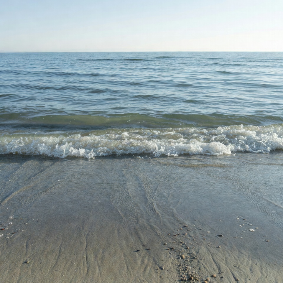 Ocean Waves Crashing on Sandy Beach Ocean Waves Crashing on Sandy Beach