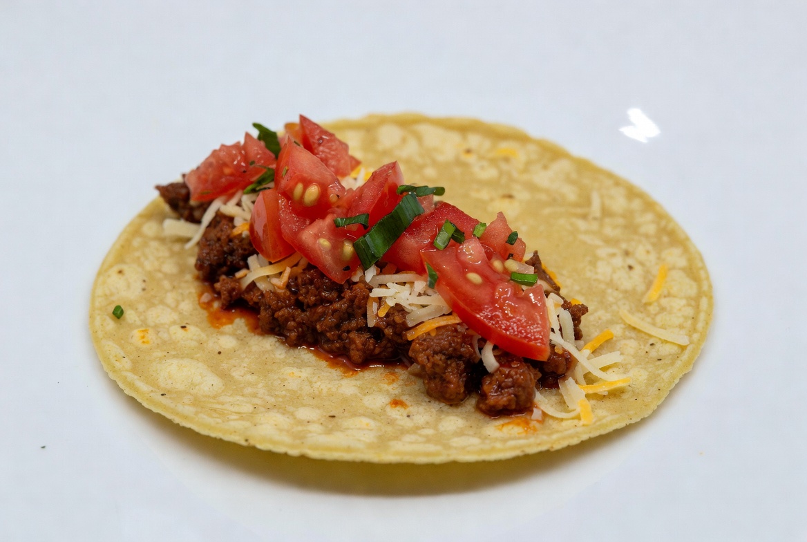 Beef Taco with Tomatoes and Cheese Beef Taco with Tomatoes and Cheese