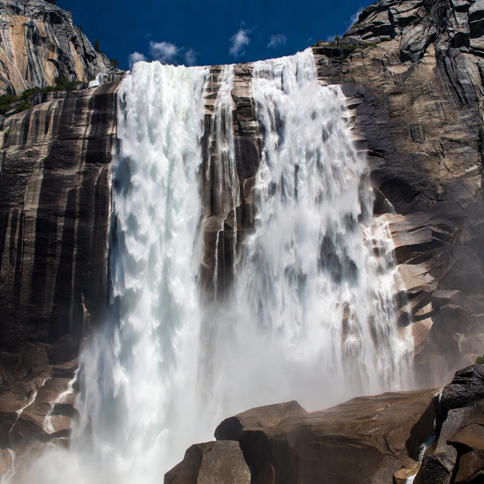 Yosemite Waterfall Cascading Down Cliffs Yosemite Waterfall Cascading Down Cliffs