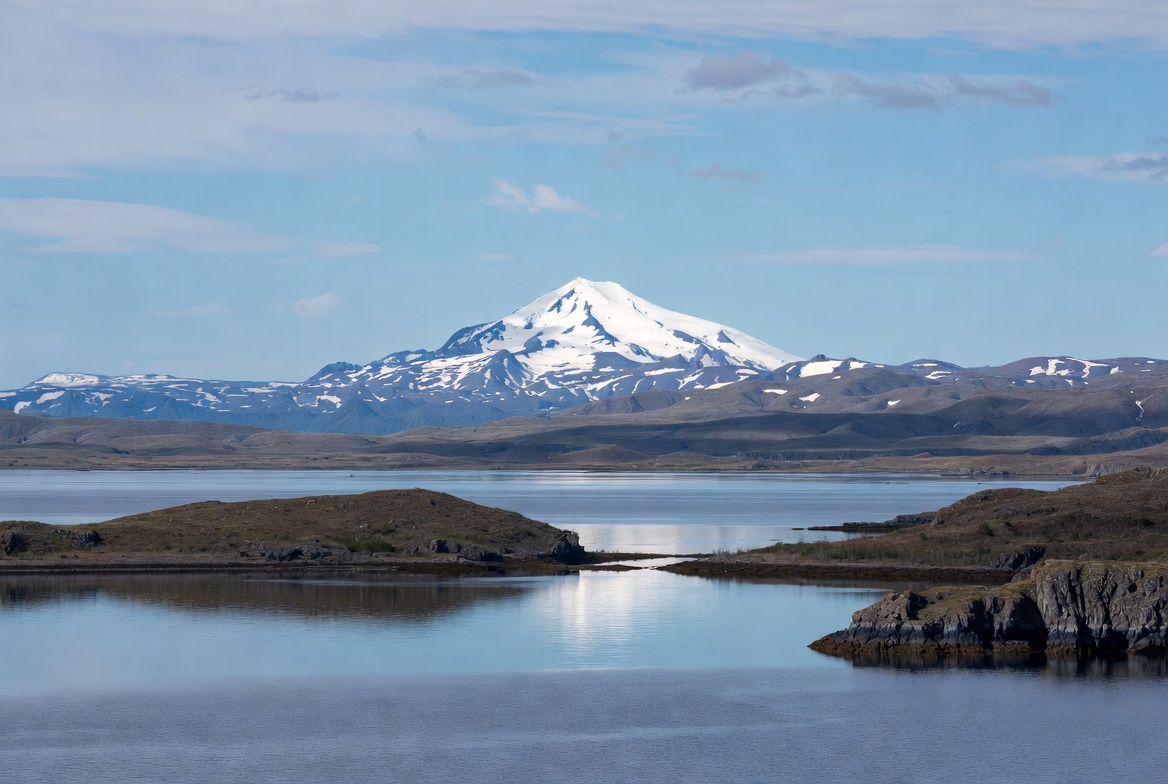 Snowy Mountain Reflecting in Lake Snowy Mountain Reflecting in Lake