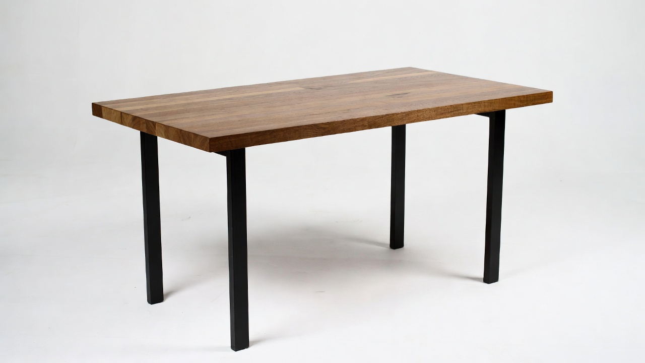 Wooden Table with Black Metal Legs Wooden Table with Black Metal Legs
