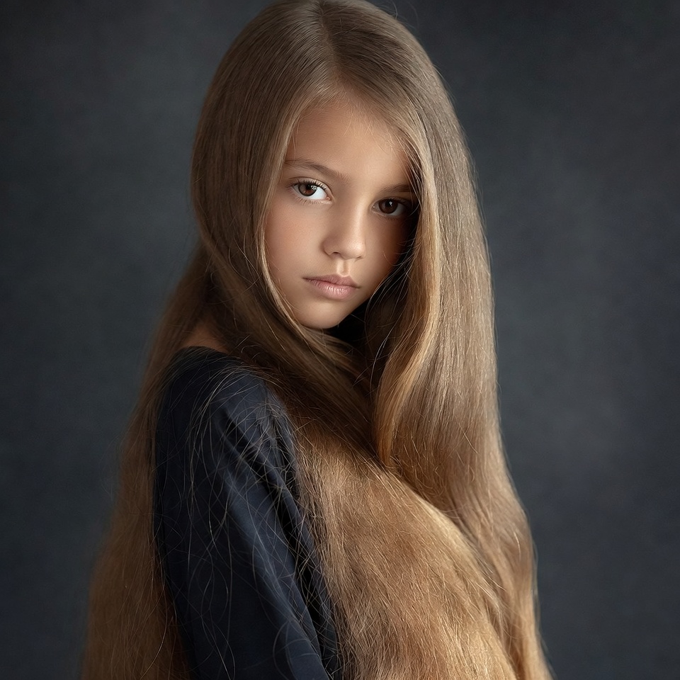 Girl with long brown hair Girl with long brown hair