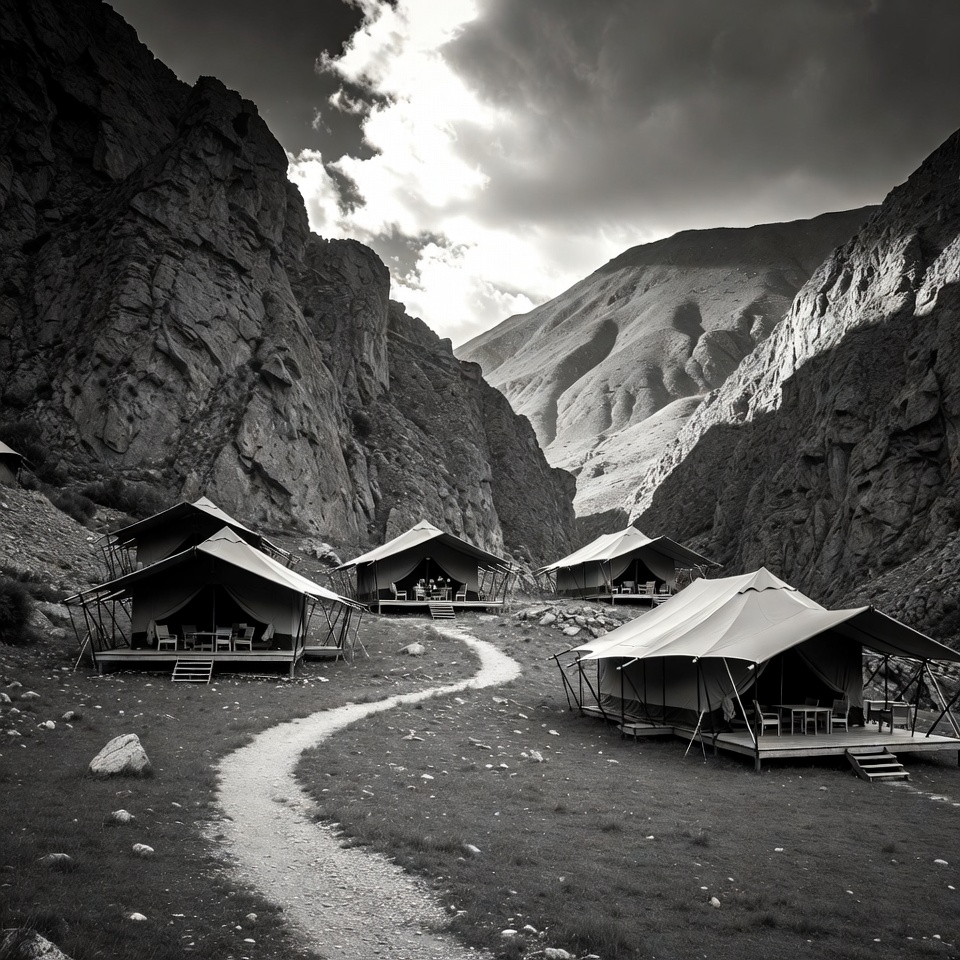 Glamping Tents in Mountain Canyon Glamping Tents in Mountain Canyon