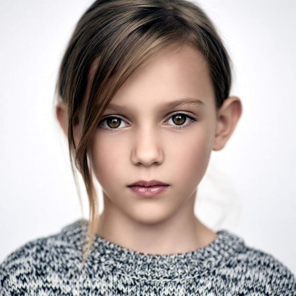 Young girl with brown hair Young girl with brown hair