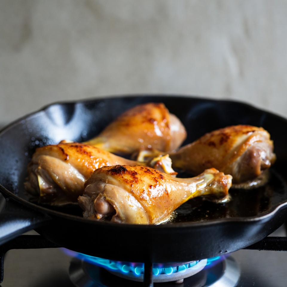 Chicken Drumsticks in Cast Iron Skillet Chicken Drumsticks in Cast Iron Skillet