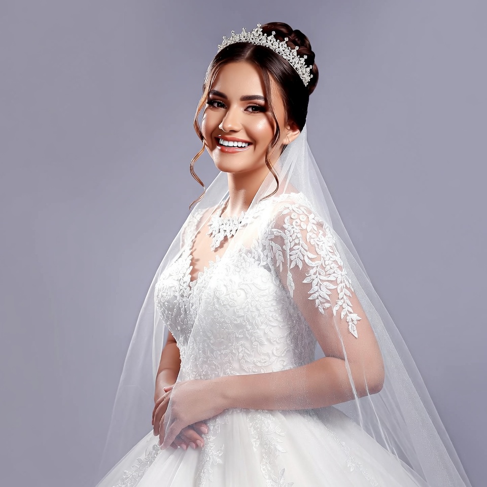 Bride in White Lace Wedding Dress Bride in White Lace Wedding Dress