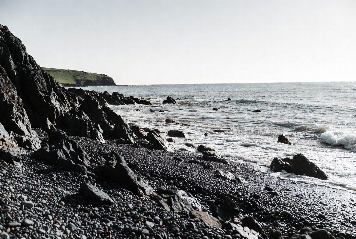 Rocky Black Beach Ocean Waves Rocky Black Beach Ocean Waves