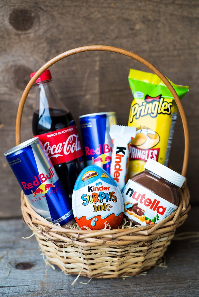 Basket of Coke, Pringles, Kinder, Nutella Basket of Coke, Pringles, Kinder, Nutella
