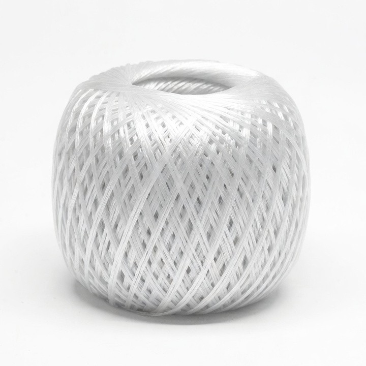White yarn ball White yarn ball