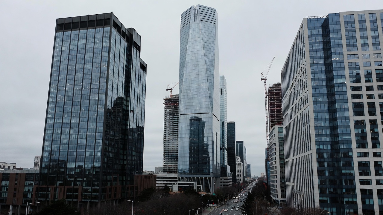 Modern Skyscrapers in City Skyline Modern Skyscrapers in City Skyline