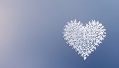 Heart-shaped snowflake