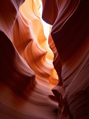 Exploring the stunning formations of antelope canyon