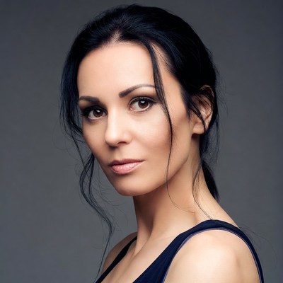 Elegant portrait of a woman