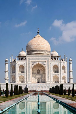 Majestic taj mahal under blue sky