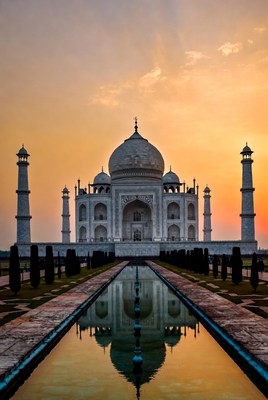 Taj mahal at sunset