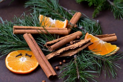 Cinnamon and orange holiday decor