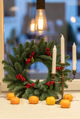Winter wreath and candle display