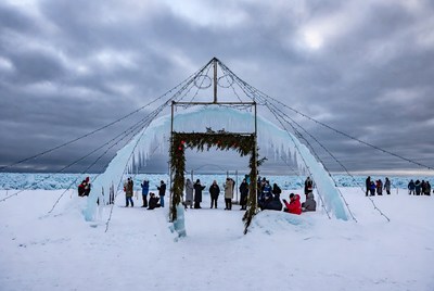 Ice sculpture festival draws crowds