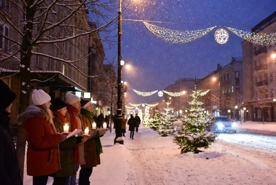 Candles in the snowy street
