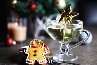Festive gingerbread and drink display