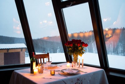 Romantic dinner in a snowy setting