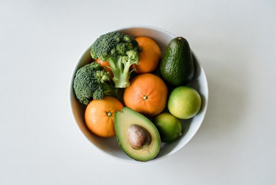 Fresh fruits and vegetables in a bowl