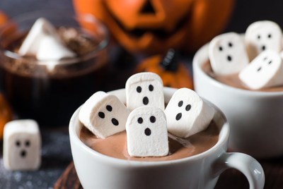 Halloween hot chocolate with ghost marshmallows