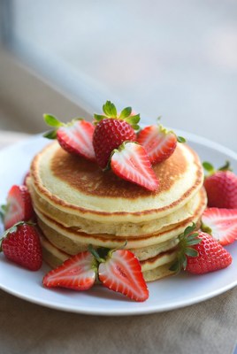 Pancakes with Fresh Strawberries