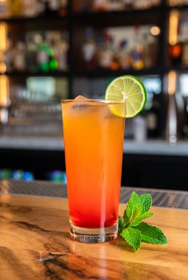 Refreshing drink with lime and mint