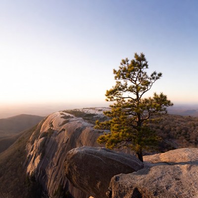 Sunrise at rocky mountain edge