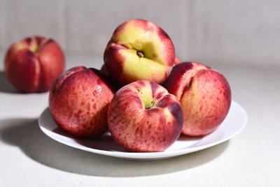 Fresh apples on a plate