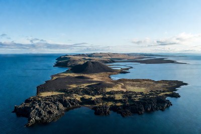 Island in the atlantic ocean at daylight