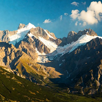 Mountains and snow in daylight