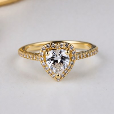 Heart-shaped diamond ring display