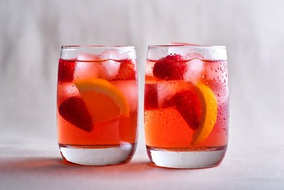 Refreshing strawberry lemon drinks on ice