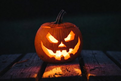 Jack-o'-lantern on wooden table