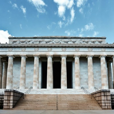 Building with columns and steps