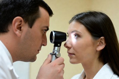 Eye examination in a clinic