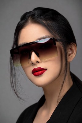 Woman with glasses and red lips