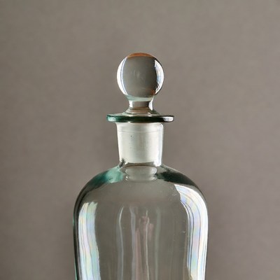 Glass perfume bottle with stopper