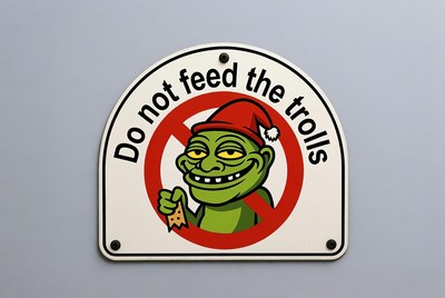 Do Not Feed Santa Trollface Sign