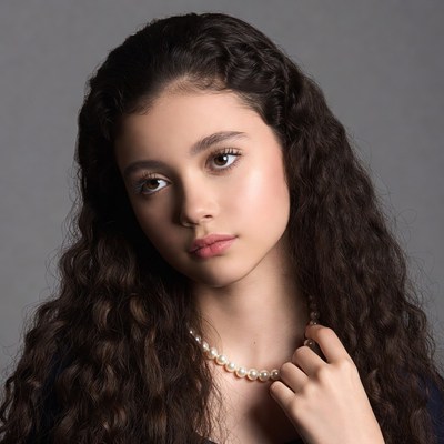 Girl with pearl necklace