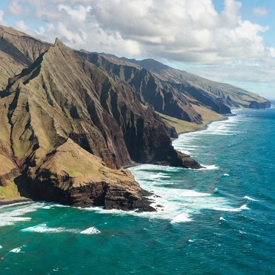 Na Pali Coast cliffs and ocean