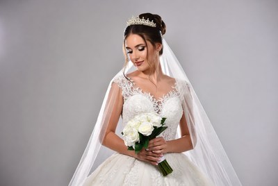 Bride holding white bouquet
