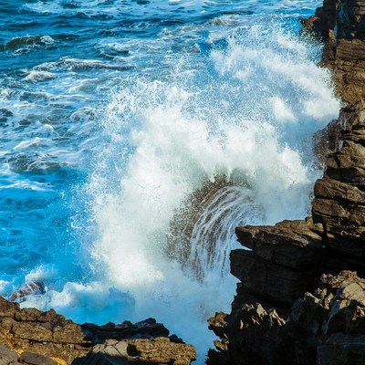 Ocean Waves Crashing on Rocks