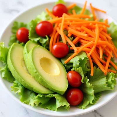 Avocado Salad with Carrots and Cherry Tomatoes