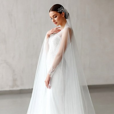 Bride in lace wedding gown