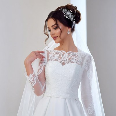 Bride in lace wedding gown